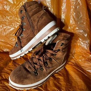 Suede women’s boot